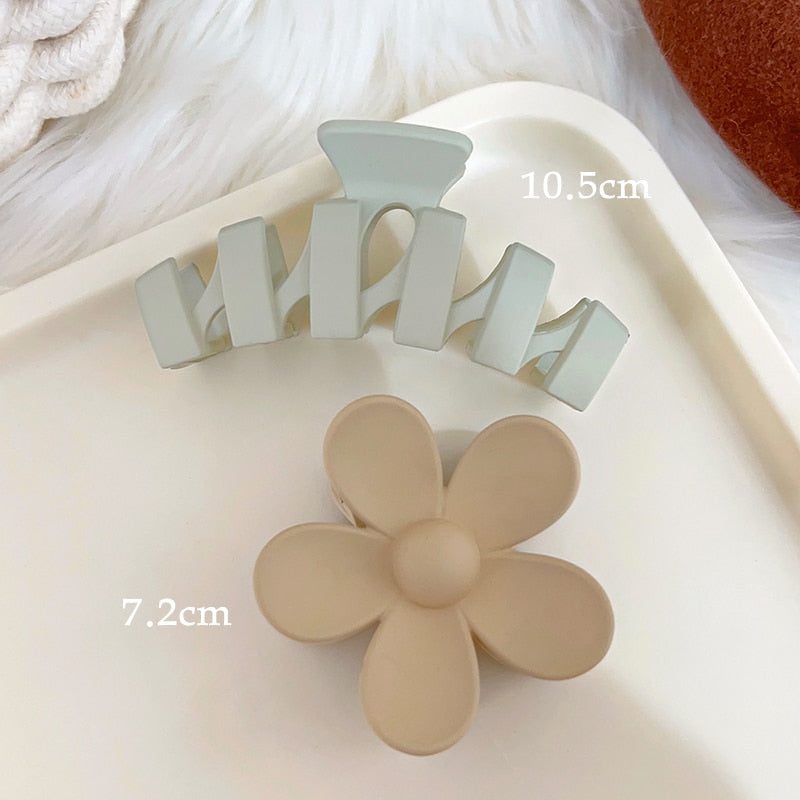 Neutral Y2k Style Claw Hair Clips